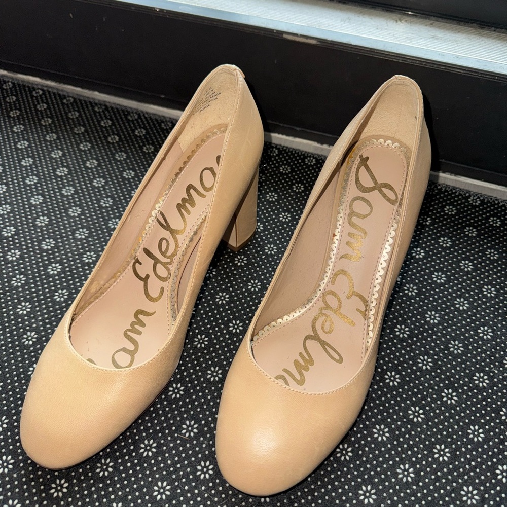 Sam Edelman Beige Round Toe Heels